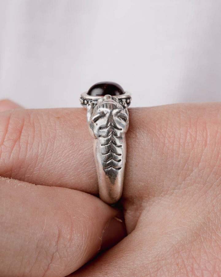 LION STONE RING IN SILVER