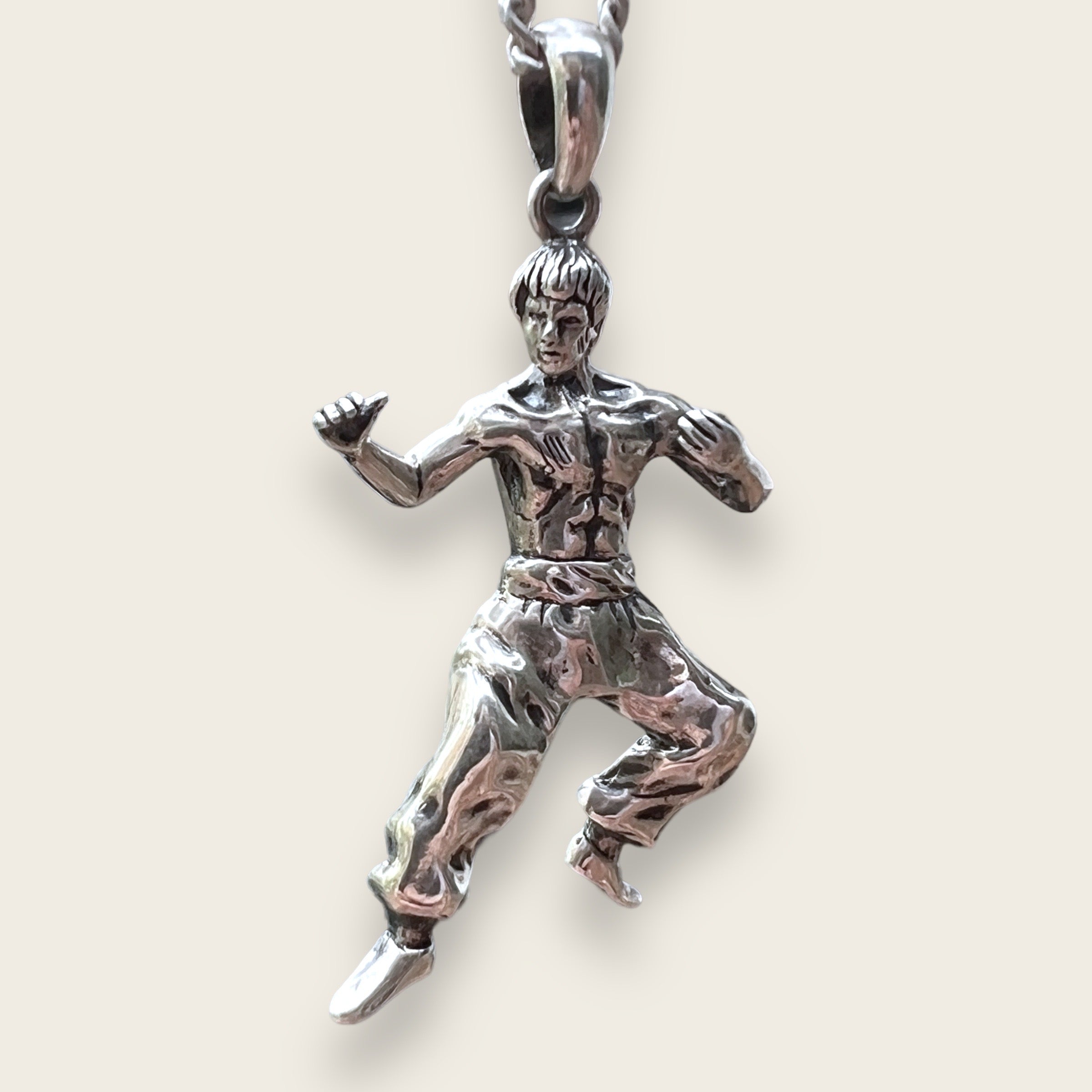 BRUCE LEE PENDANT IN SILVER