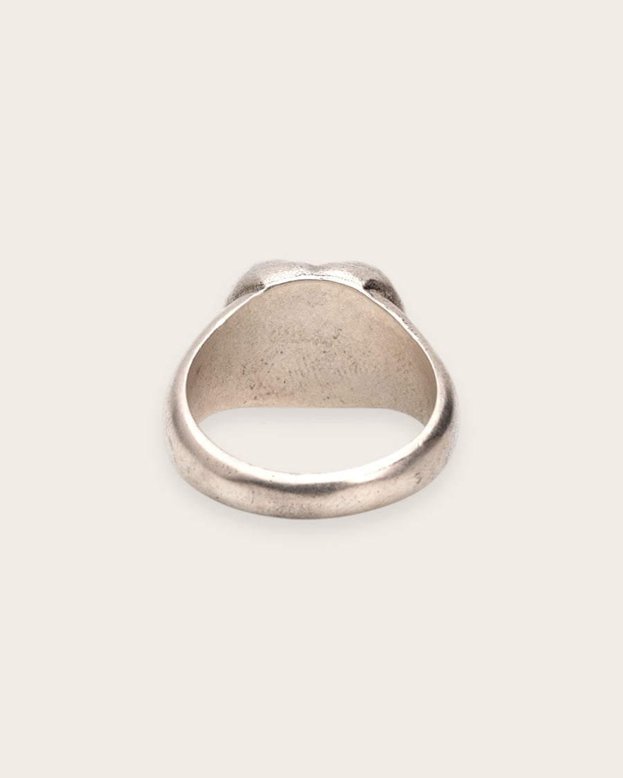 BUM SIGNET RING IN SILVER