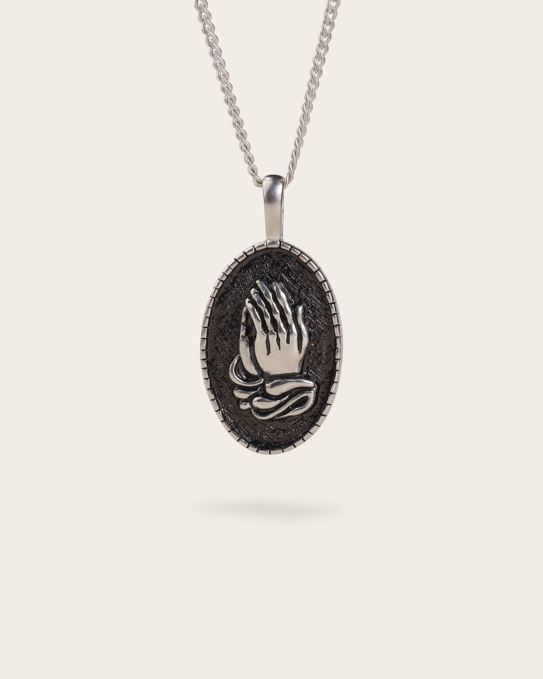 PRAY NECKLACE IN SILVER