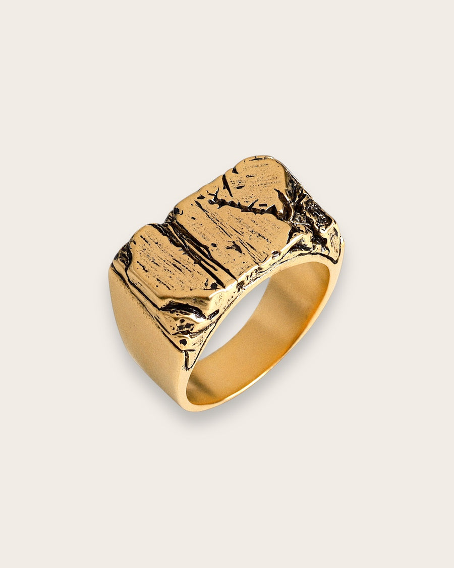 CRACKED RING IN GOLD