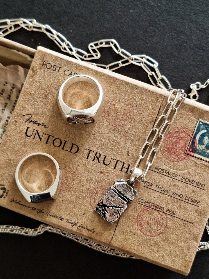CRACKED NECKLACE IN SILVER