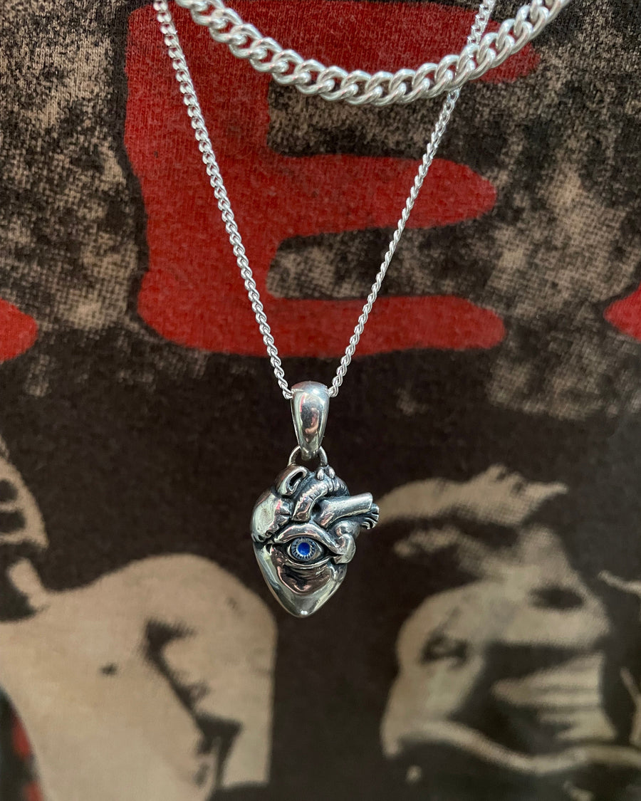 EYE HEART PENDANT WITH BLUE STONE IN SILVER