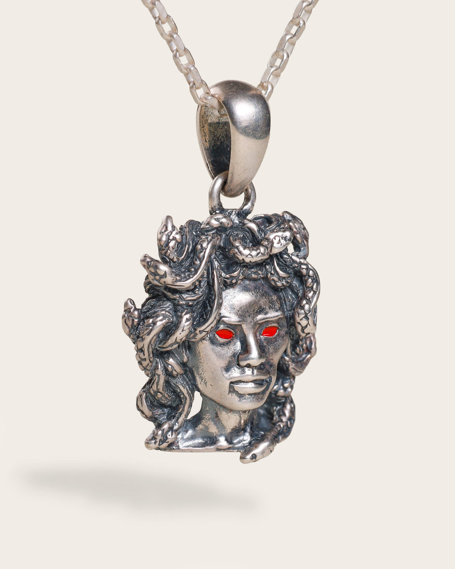 REY EYES MEDUSA NECKLACE IN SILVER