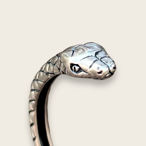 RATTLE SNAKE CUFF IN SILVER