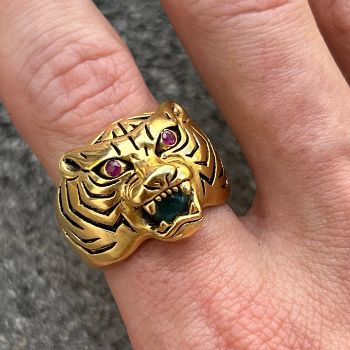 TIGER GEMSTONE & RUBY RING IN GOLD