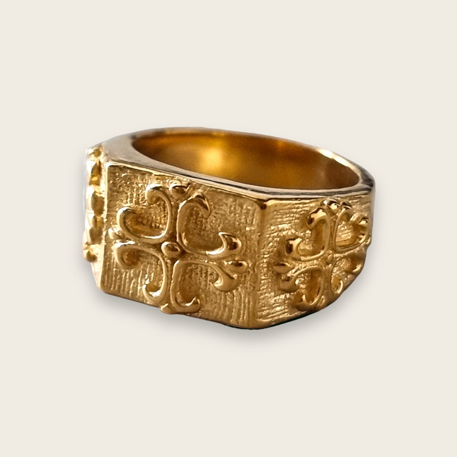 VINTAGE CROSS RING IN GOLD