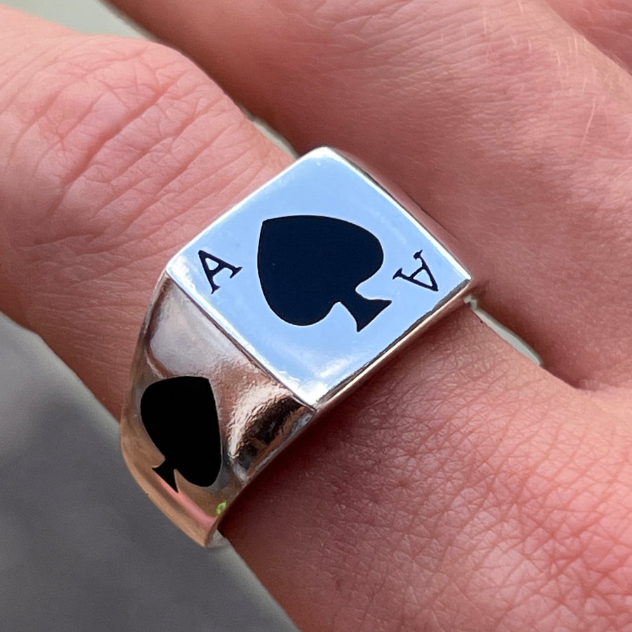 CARD RING WITH BLACK STONE IN SILVER