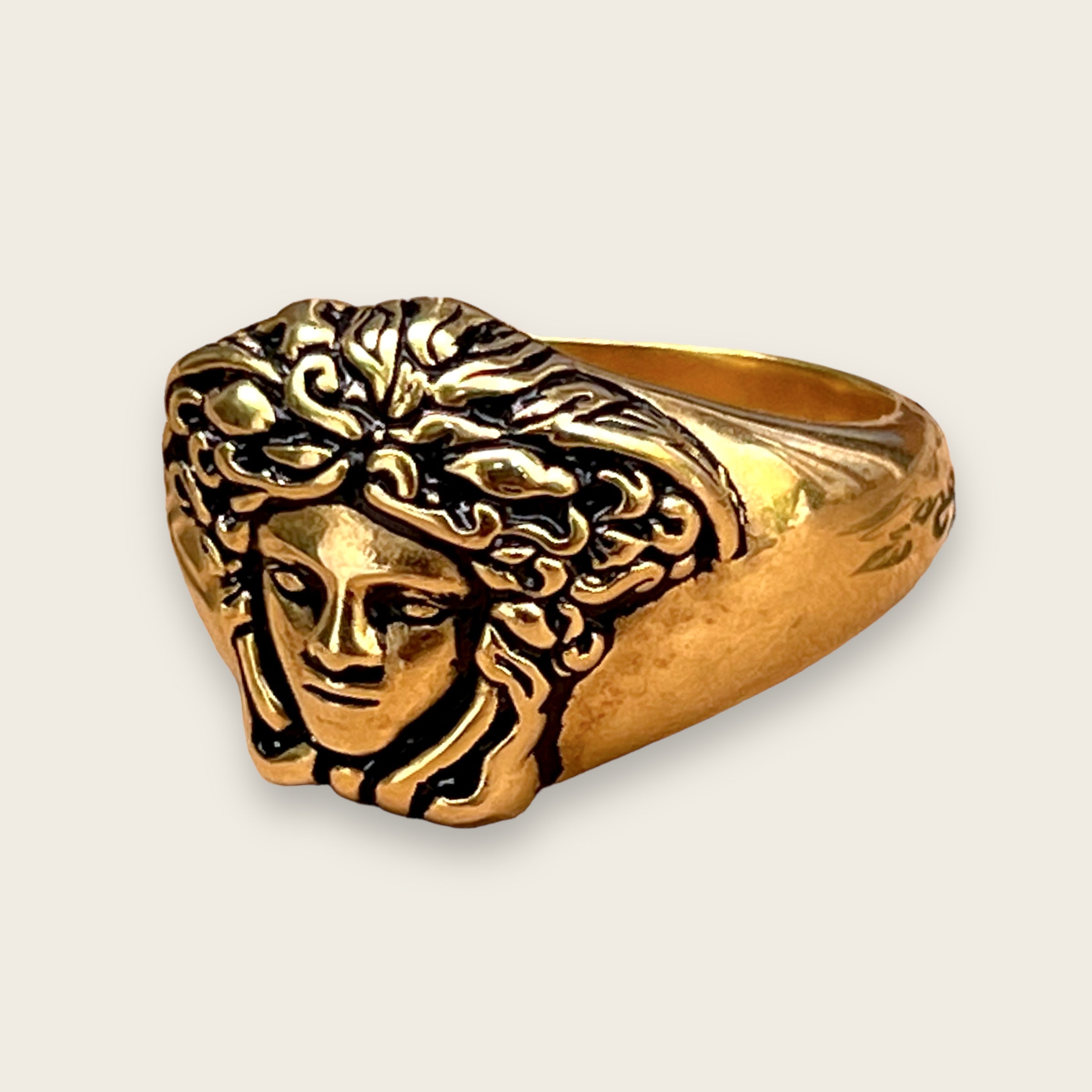 Medusa' Ring