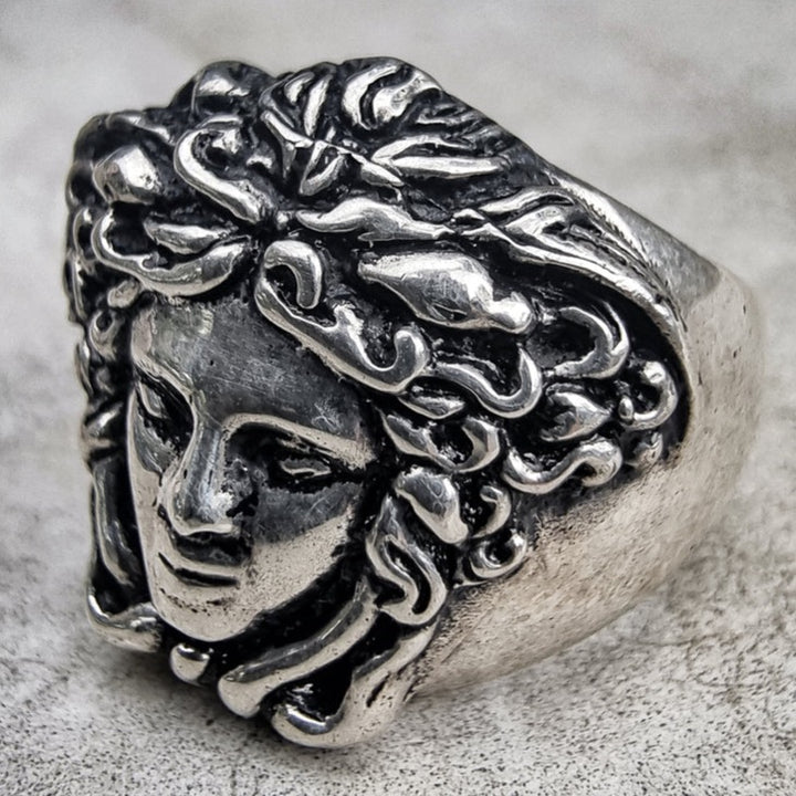MEDUSA RING IN SILVER