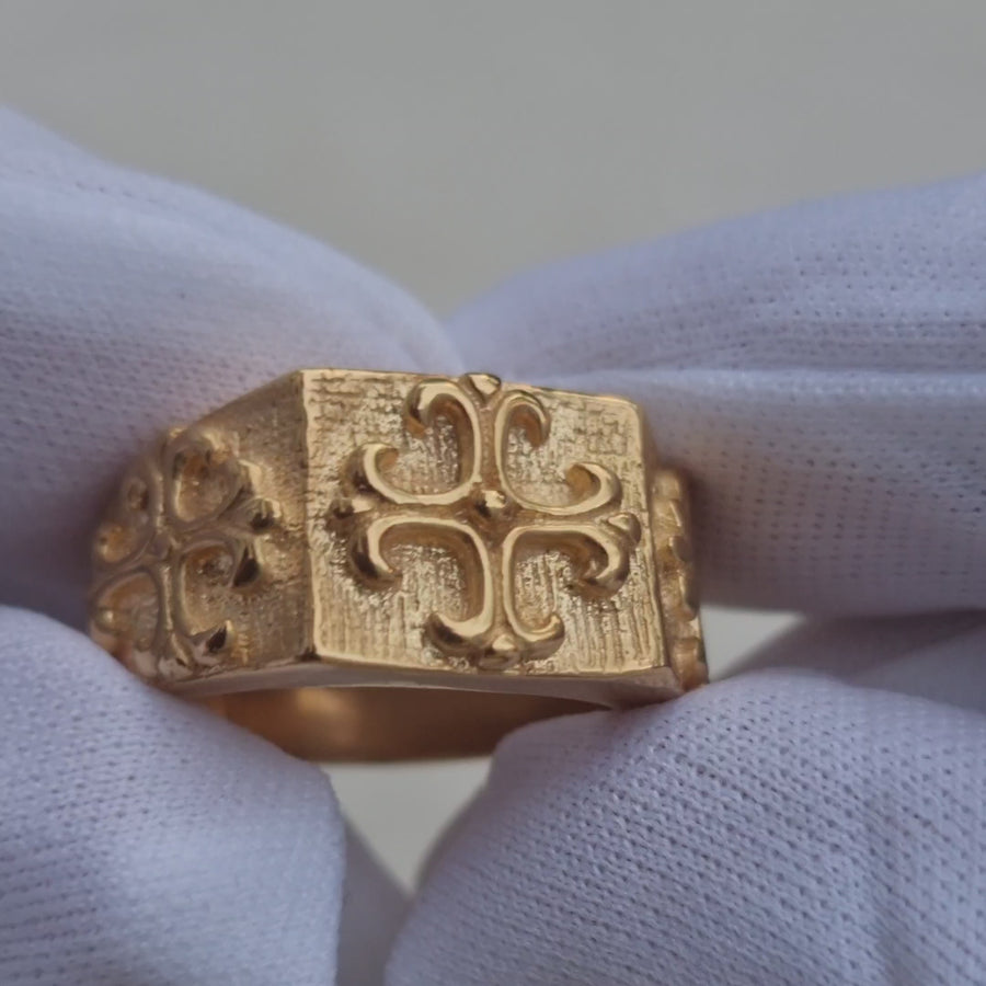 VINTAGE CROSS RING IN GOLD