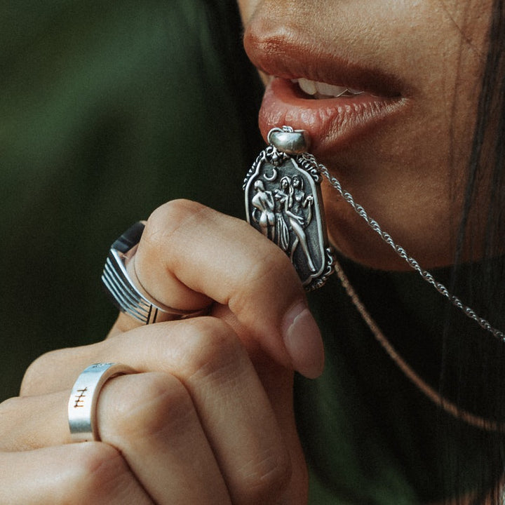 LADIES MOON NECKLACE IN SILVER