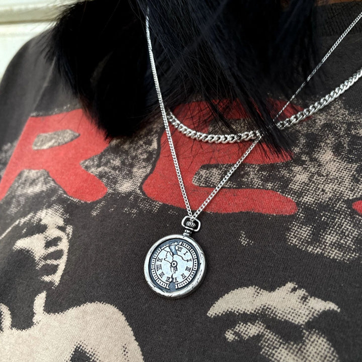 CRACKED CLOCK COMPASS NECKLACE IN SILVER