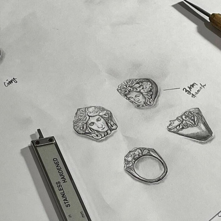 MEDUSA RING IN SILVER