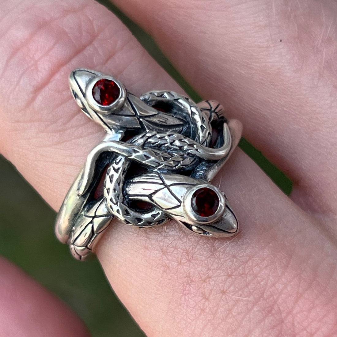 SNAKE GEMSTONE RING IN SILVER